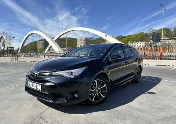 toyota avensis Toyota Avensis cena 67790 przebieg: 138500, rok produkcji 2017 z Gdańsk